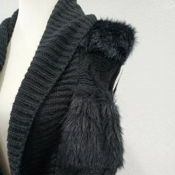 love lola Sweater Womans L Sleeveless Vest Knitted Faux Fur Fringed Black Front - Picture 4 of 12